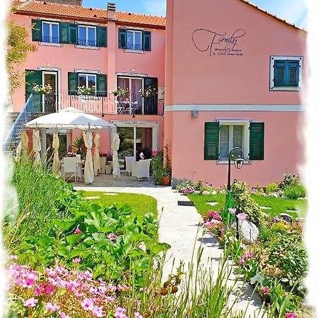 Casa Vacanze Family Албисола Супериоре Екстериор снимка