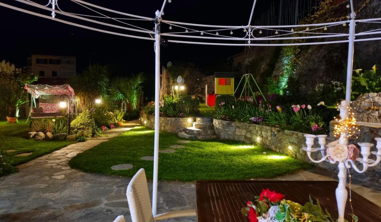 Casa Vacanze Family Албисола Супериоре Екстериор снимка